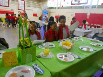5th-graders-Seder-Meal